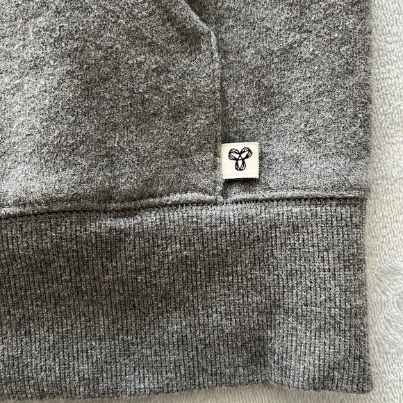 Aritzia TNA Grey Hoodie Fleece Lined Hooded Sweater Full Zip - Picture 11 of 17